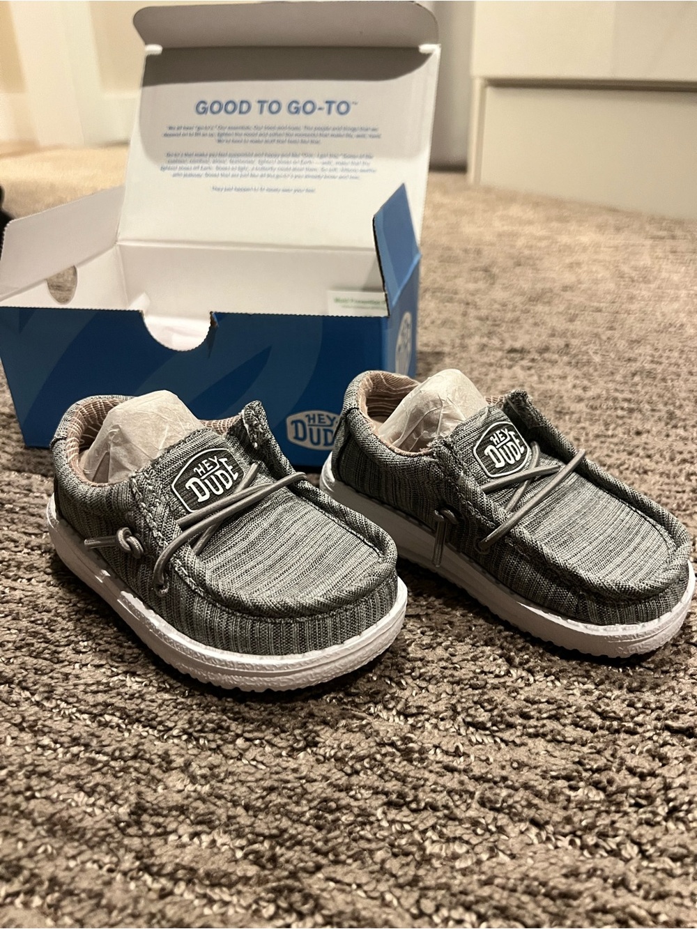 Hey Dude Toddler Size 5 Shoes in Gray - Picture 6 of 12